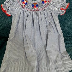 Adorable girls size 2T smocked dress